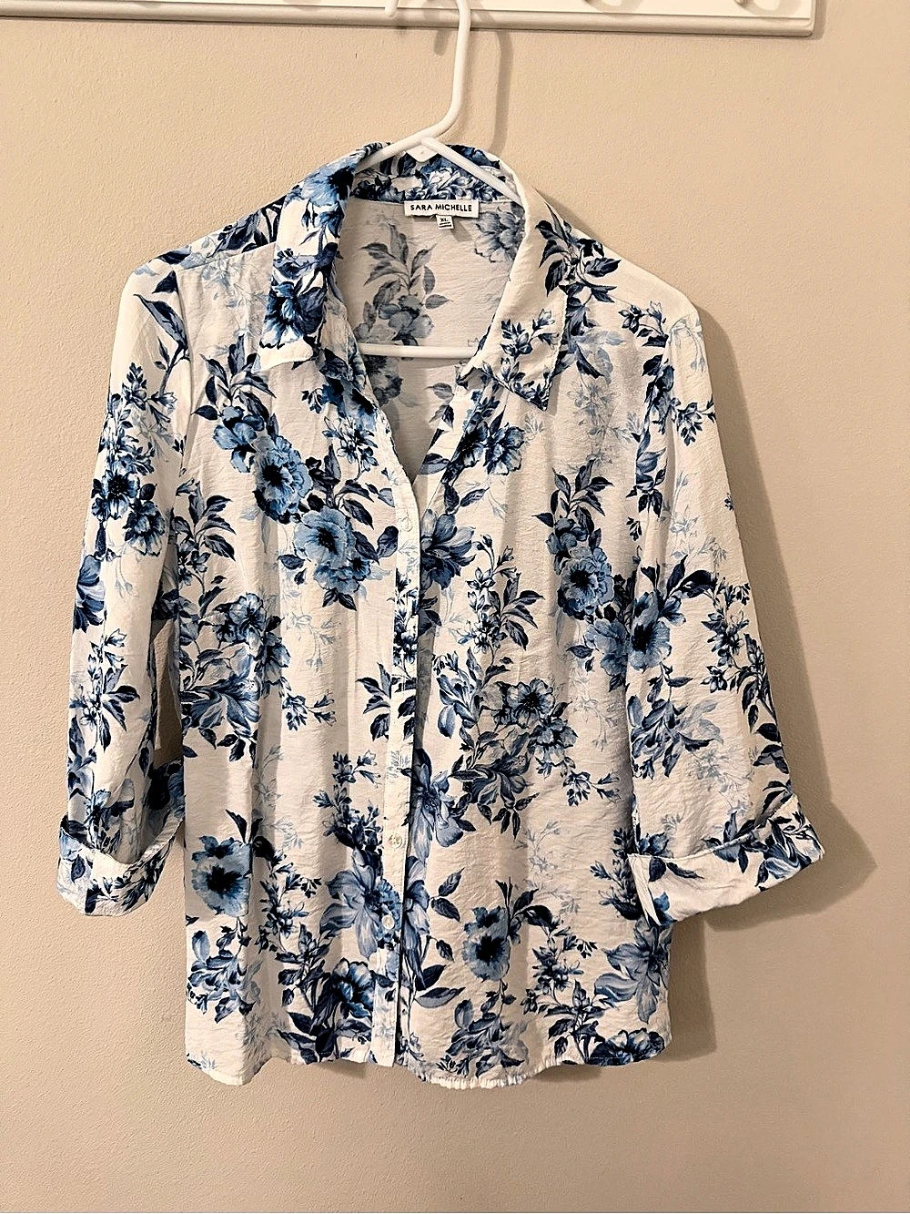 Sara Michelle Floral Button Down in White & Blue